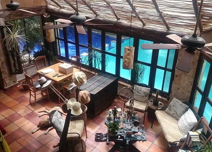 Jungle Lodge CANCUN AEROPUERTO